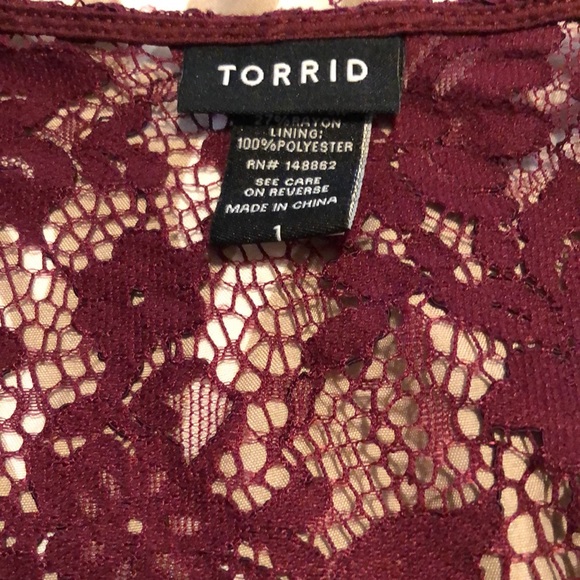 Torrid size 1 Burgundy Lace Long Bell Sleved Babydoll Top - Picture 2 of 5